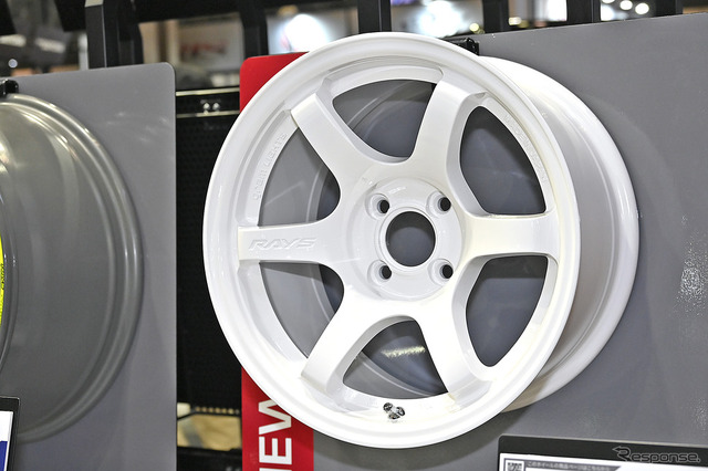 ボルクレーシングの限定モデル登場！ 軽くて強いレイズの最新
