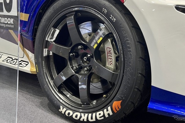 ジムニーからSUPER GT車両まで！ レイズホイール装着車両が18台展示