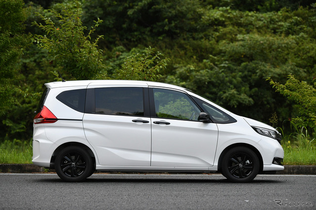 黒で決める！ ホンダ フリードに特別仕様車「ブラックスタイル」が登場