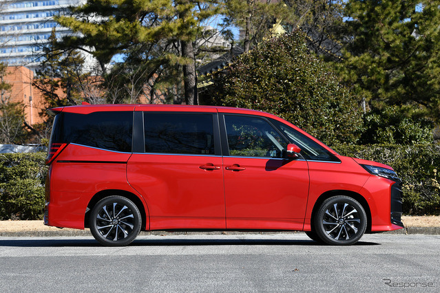 セレナ 新型 vs ノア/ヴォクシー】ハイブリッドに差か、日産のミニバン