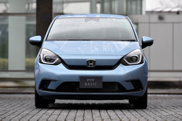 アクア vs フィット 比較】トヨタとホンダの人気コンパクトカーを