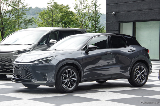 最終値下げ　【美品】LEXUS(レクサス)ボディバック　ネイビー y602-040_001.jpg