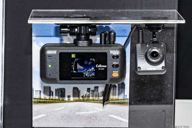 ドラレコ＋レーダーの二刀流！セルスター工業の注目モデルが会場の視線