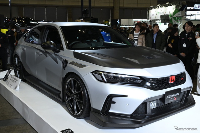 ホンダ/無限が2台の『シビックタイプR』を出展！ 市販化が待ち遠しい