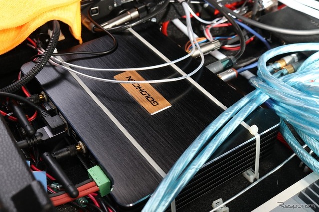 らっしーカローラスポーツ トランクオーディオ ラゲッジオーディオ