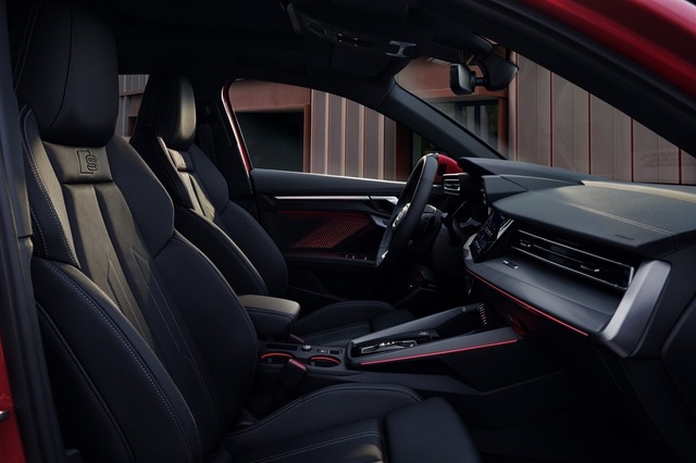 アウディ２３年式内装綺麗な車です 00_cartrend37-1200x630.jpg