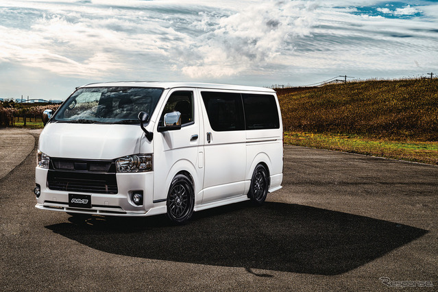 あのハイエースが高級車に？！レイズ ホムラ「2×9L-RA」が見せる新世界