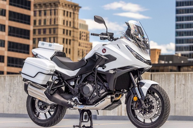 ホンダの新型白バイ発表に、SNSでは「こいつに追われたくない…」の声 ホンダの新型白バイ発表に、SNSでは「こいつに追われたくない…」の声