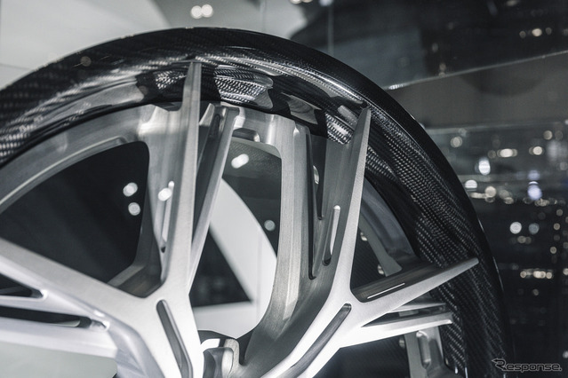 1本100万超えのカーボンホイール「ELEMENT SIKTH」が爆誕！MIDホイール