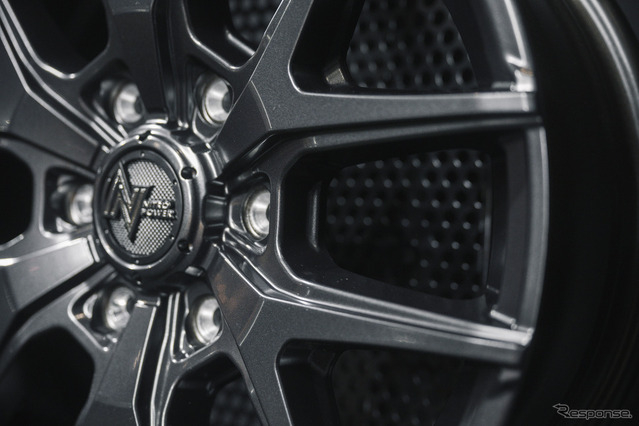 1本100万超えのカーボンホイール「ELEMENT SIKTH」が爆誕！MIDホイール