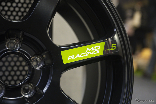 1本100万超えのカーボンホイール「ELEMENT SIKTH」が爆誕！MIDホイール