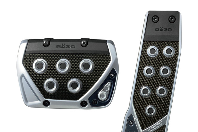 アクセルとブレーキをレーシーに演出、新型『RAV4』などトヨタの