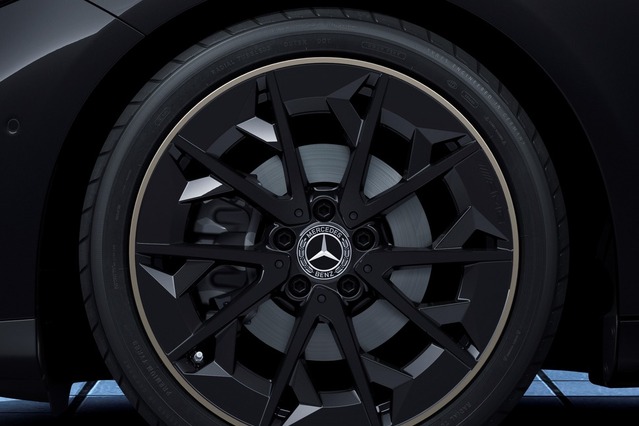 メルセデスベンツ『CLA』新型、日本導入記念限定車はAMGパーツ標準…699