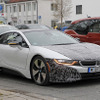 謎のBMW i8 をスクープ...正体は450馬力の「S」か 画像