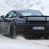 発表秒読みか…ポルシェ 718ケイマン「GT4」、フルヌード状態を見た 画像