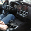 BMW 3シリーズ 次期型、新世代コックピットを激写…2種のハイブリッドを設定へ 画像