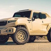 ガスマスクと手りゅう弾付き!? 史上最強SUV「レズバニ タンク」にアーミールックまで登場 画像