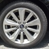 タイヤは225/50R18サイズのダンロップ「SPORT MAXX 050」。接地面積は初代『スカイラインGT-R』を上回る。すごい時代になったものである。