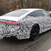 アウディ RS7 新型はハイブリッドで700馬力に!? プロトタイプを激写 画像