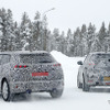 プジョー 2008 新型と同時にテストするDS 3 クロスバック（右）
