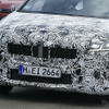 BMW 2シリーズ アクティブツアラー 次期型、最新プロトから見えた新LEDとワイドグリル 画像