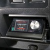 フタ付きのポケット部分にARCオーディオの操作部をビルトイン取り付けしている。運転席からも操作しやすい位置を選んだ。