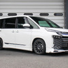 HIGH.TECH 装着車：TOYOTAヴォクシー