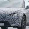 プジョー初のクーペSUVは「408クロス」？ 気になるプロト車両を鮮明にスクープ 画像