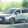 トヨタ・シエンタZ（ハイブリッド・2WD・7人乗り、アーバンカーキ、オプション装着車）