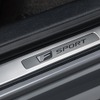 専用スカッフプレート（フロント ： ステンレス［“F SPORT”ロゴ］）