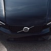 ボルボ XC40 アルティメット B4 AWD ダークエディション