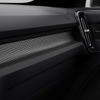 ボルボ XC40 アルティメット B4 AWD ダークエディション（カッティングエッジ アルミニウムパネル）