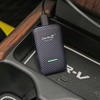 ワイヤレスアダプターを使ってスマホと純正カーナビを無線接続（USB経由）するのも特徴。使い勝手の良さは抜群だ。