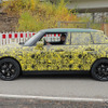 MINI 5ドアハッチバック ICEモデル 改良新型プロトタイプ（スクープ写真）