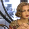 【特別映像】『リリーのすべて』アリシア・ヴィキャンデルに注目「エディと渡り合える女優」 画像