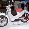 【東京モーターショー15】発売目指し開発中…ホンダ、電動 スーパーカブ 初公開 画像