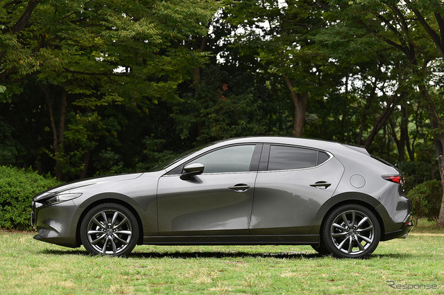 マツダ3新型 ファストバック(2.0 SKYACTIV-G)