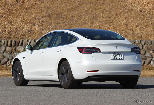 テスラ モデル3 新型試乗】後輪駆動EVの楽しさは「素」のグレードでも  