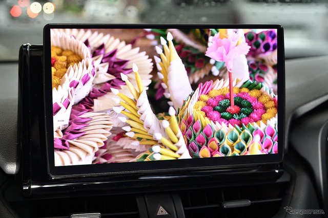 パナソニック ストラーダ F1X PREMIUM10 CN-F1X10LD 映える黒、美しい描写力は映像も地図も最大限に引き立たせる