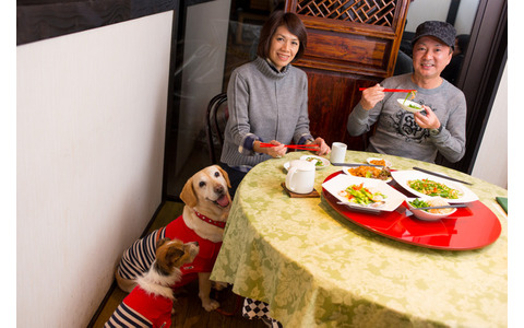 夕食は、犬と店内で食事ができる「翠天楼 本店」で。