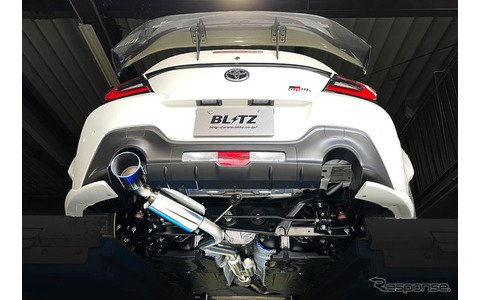 GR86/BRZ』に輝くチタンブルー! ブリッツのオールチタン製 GR86/BRZ』に輝くチタンブルー! ブリッツのオールチタン製