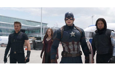 クリス・エヴァンスの上腕二頭筋／『シビル・ウォー／キャプテン・アメリカ』 - (C) 2016 Marvel.