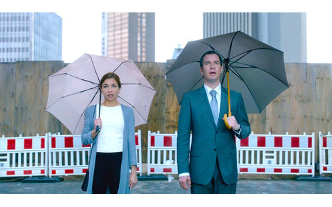 『素敵なサプライズ　ブリュッセルの奇妙な代理店』　-(C)2015 SURPRISE FILMPRODUCTIE VOF / VARA / PRIME TIME / RIVA FILM / FASTNET FILMS