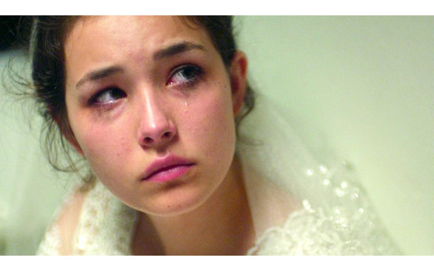 『裸足の季節』（C）2015 CG CINEMA - VISTAMAR Filmproduktion - UHLANDFILM- Bam Film - KINOLOGY