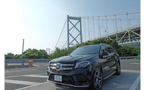 中国自動車道壇ノ浦パーキングエリアから関門橋を眺める。標高があり、壇ノ浦が一望できる気持ちよいスポットだ。